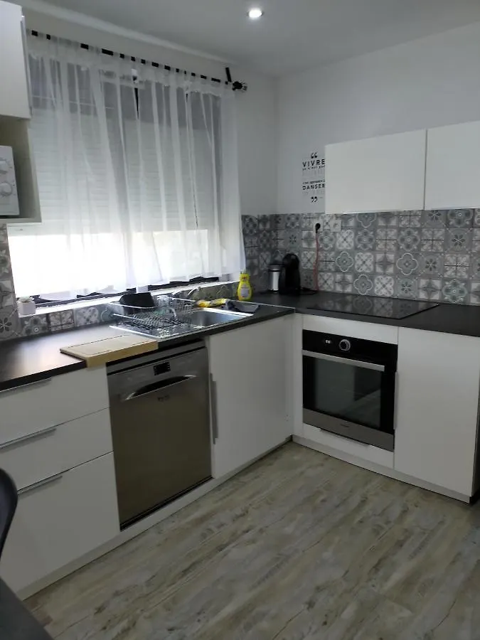 Logement Atypique Arles Apartment