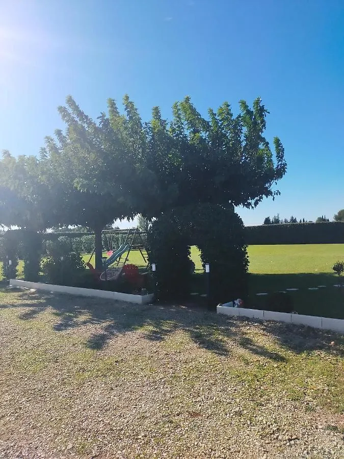 Logement Atypique Arles 0*,
